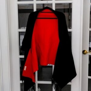 Kloth &‎ Clover reversible sweater shawl fringe One Size